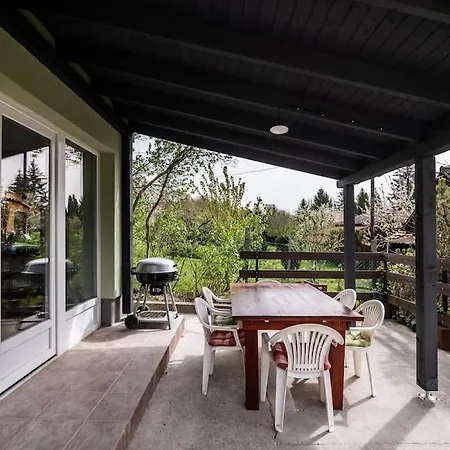 펜션 Oeroemzoeld Vendeghaz 나기마로스