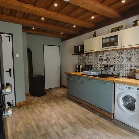 펜션 Oeroemzoeld Vendeghaz