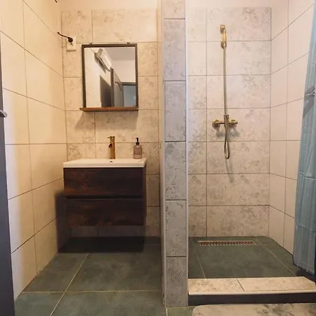 펜션 Oeroemzoeld Vendeghaz 나기마로스