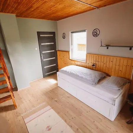 펜션 Oeroemzoeld Vendeghaz