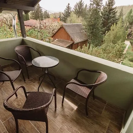 펜션 Oeroemzoeld Vendeghaz *