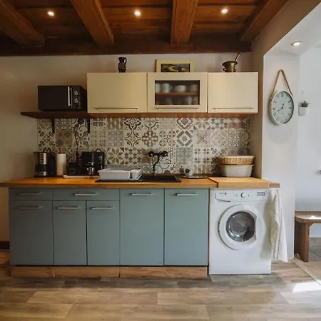 펜션 Oeroemzoeld Vendeghaz