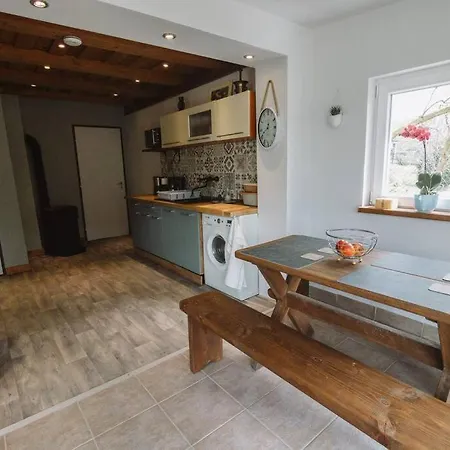 펜션 Oeroemzoeld Vendeghaz